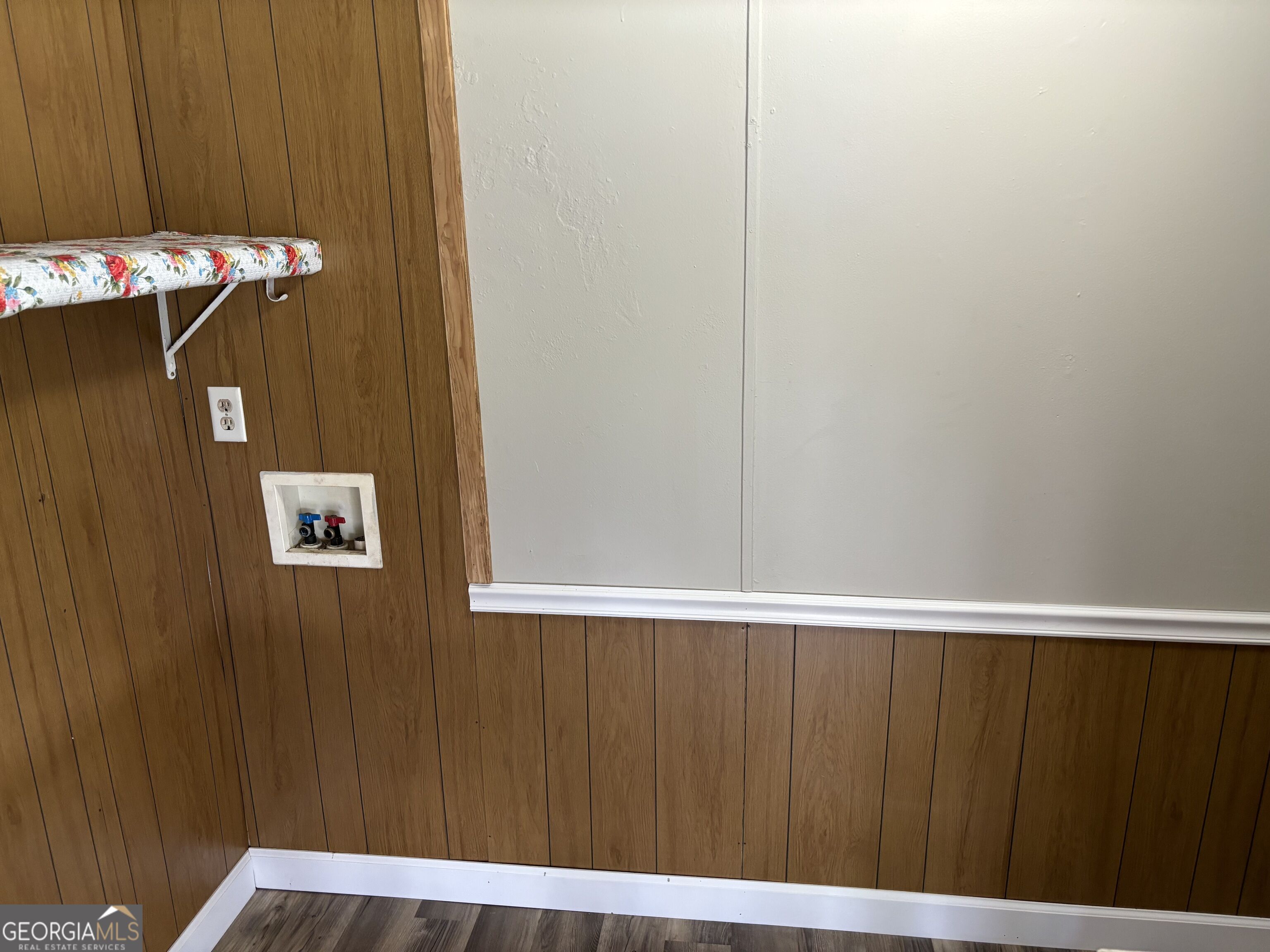 266 Spring Lake Drive Property Photo 18
