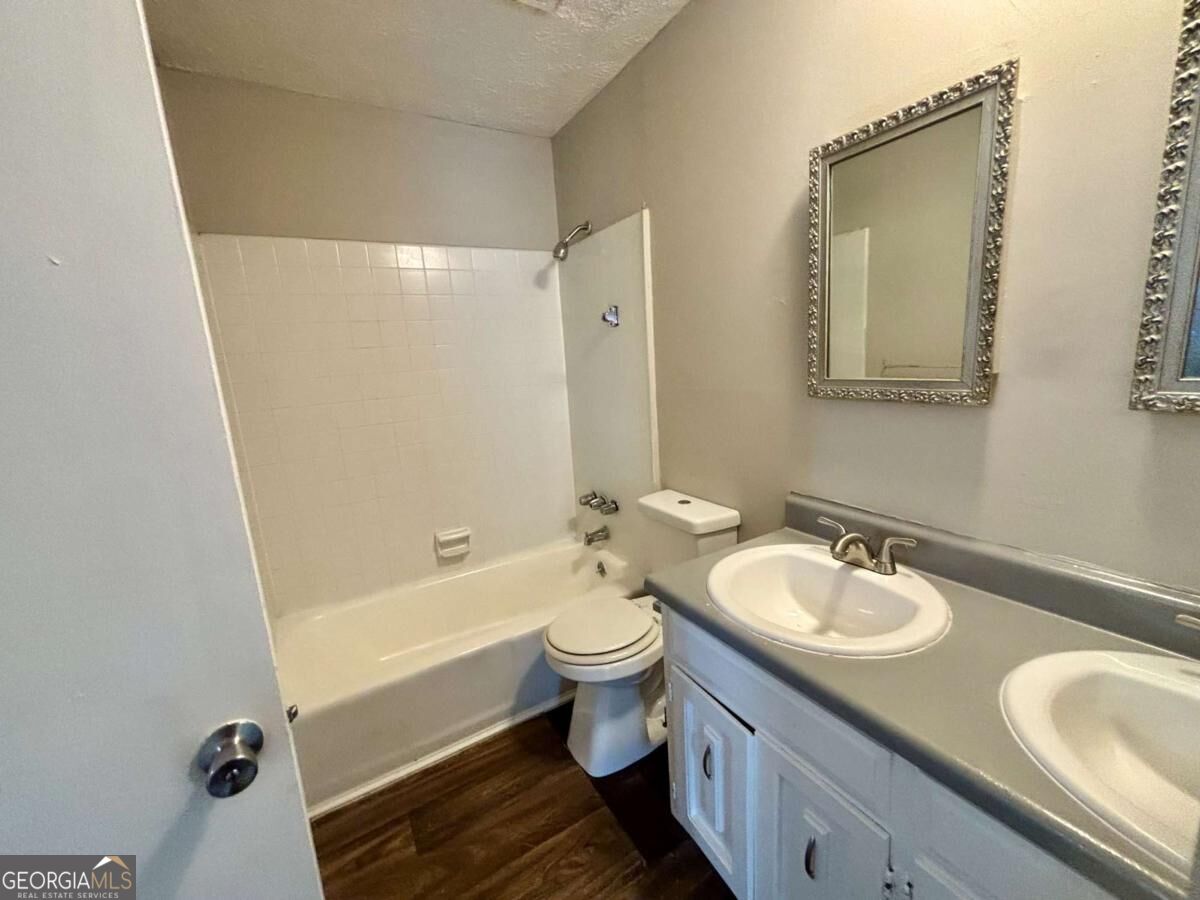 3198 Washington Road # 4 Property Photo 11