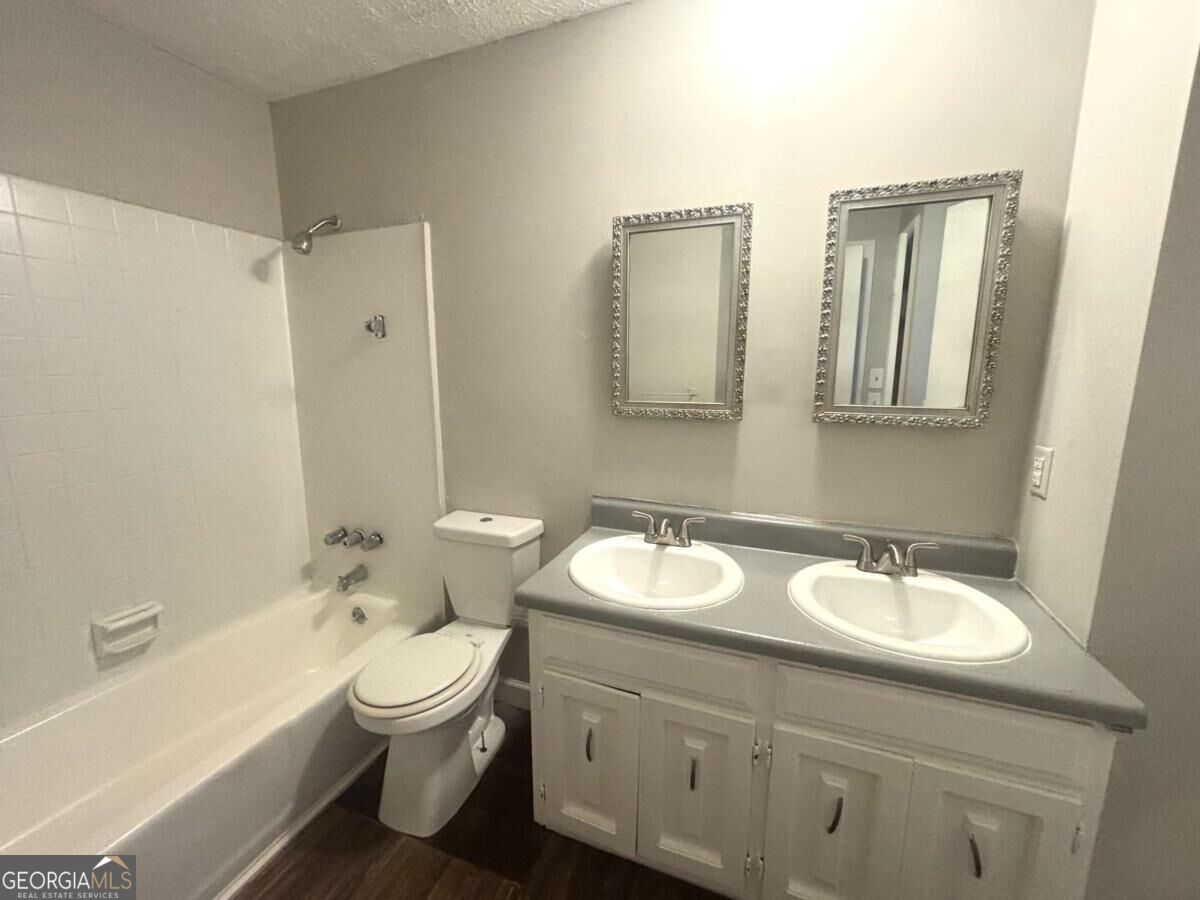 3198 Washington Road # 4 Property Photo 13