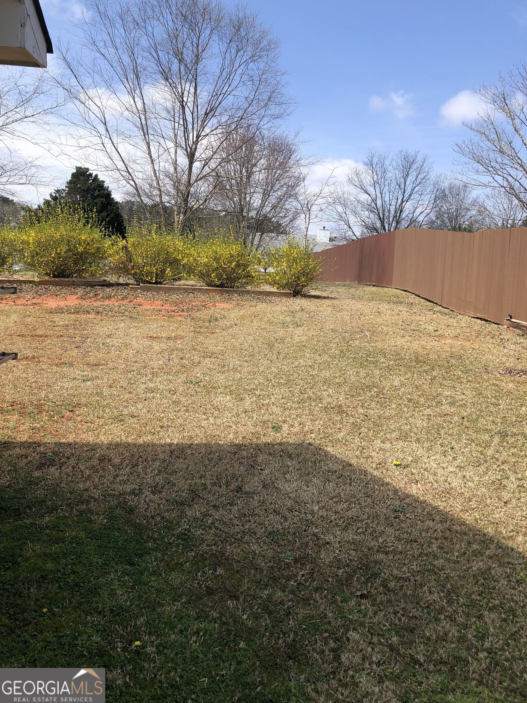 75 Oakwood Lane Property Photo 3