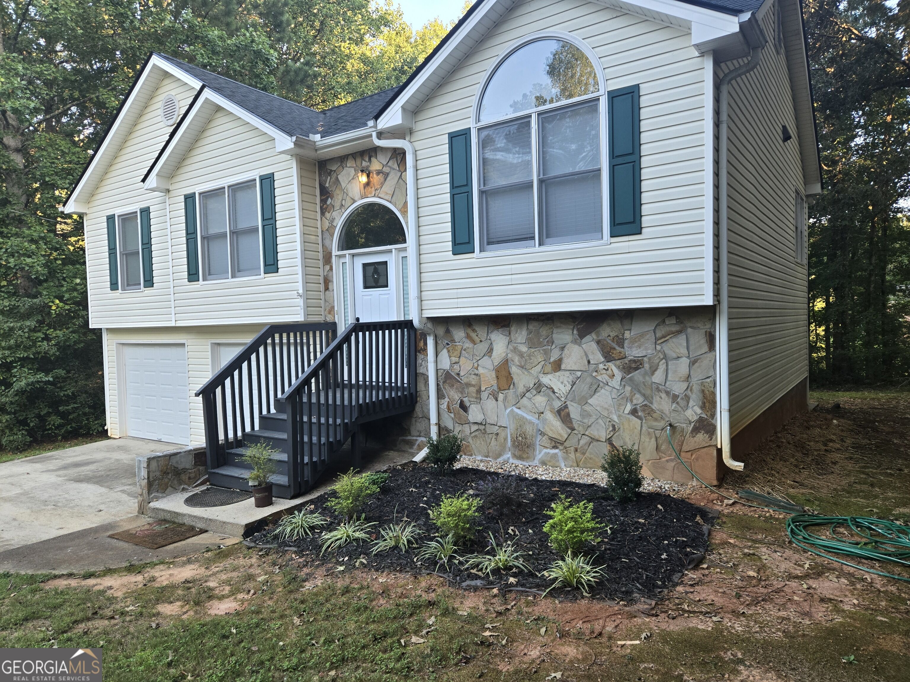 4809 Cedar Lake Drive Property Photo 1