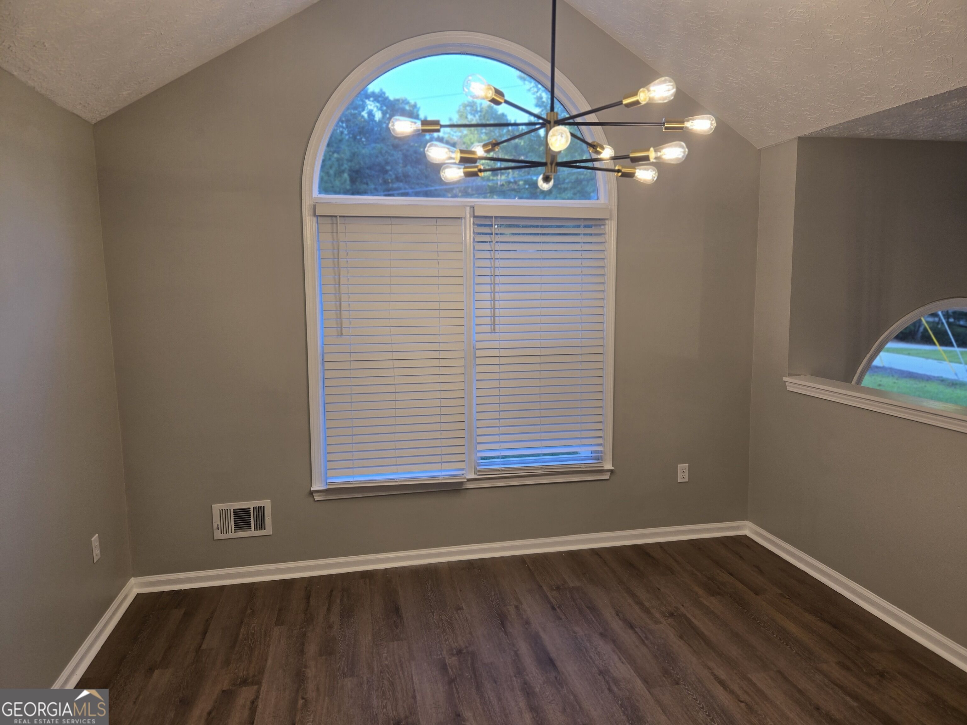 4809 Cedar Lake Drive Property Photo 11