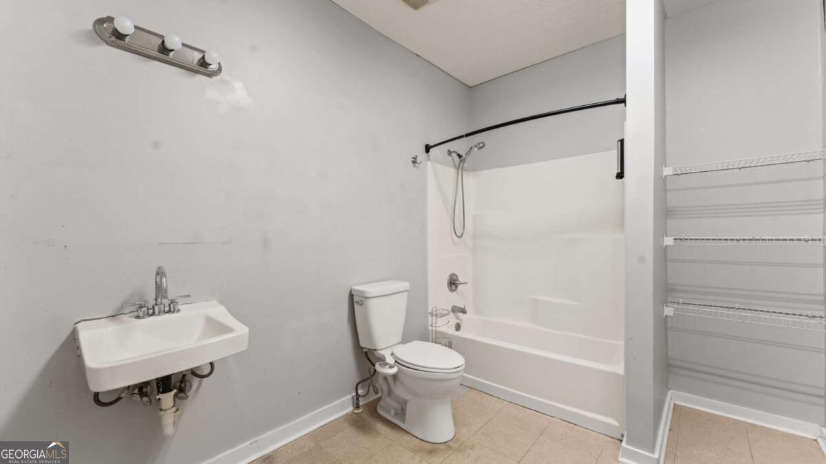 2833 Knox Bridge Highway # B Property Photo 13
