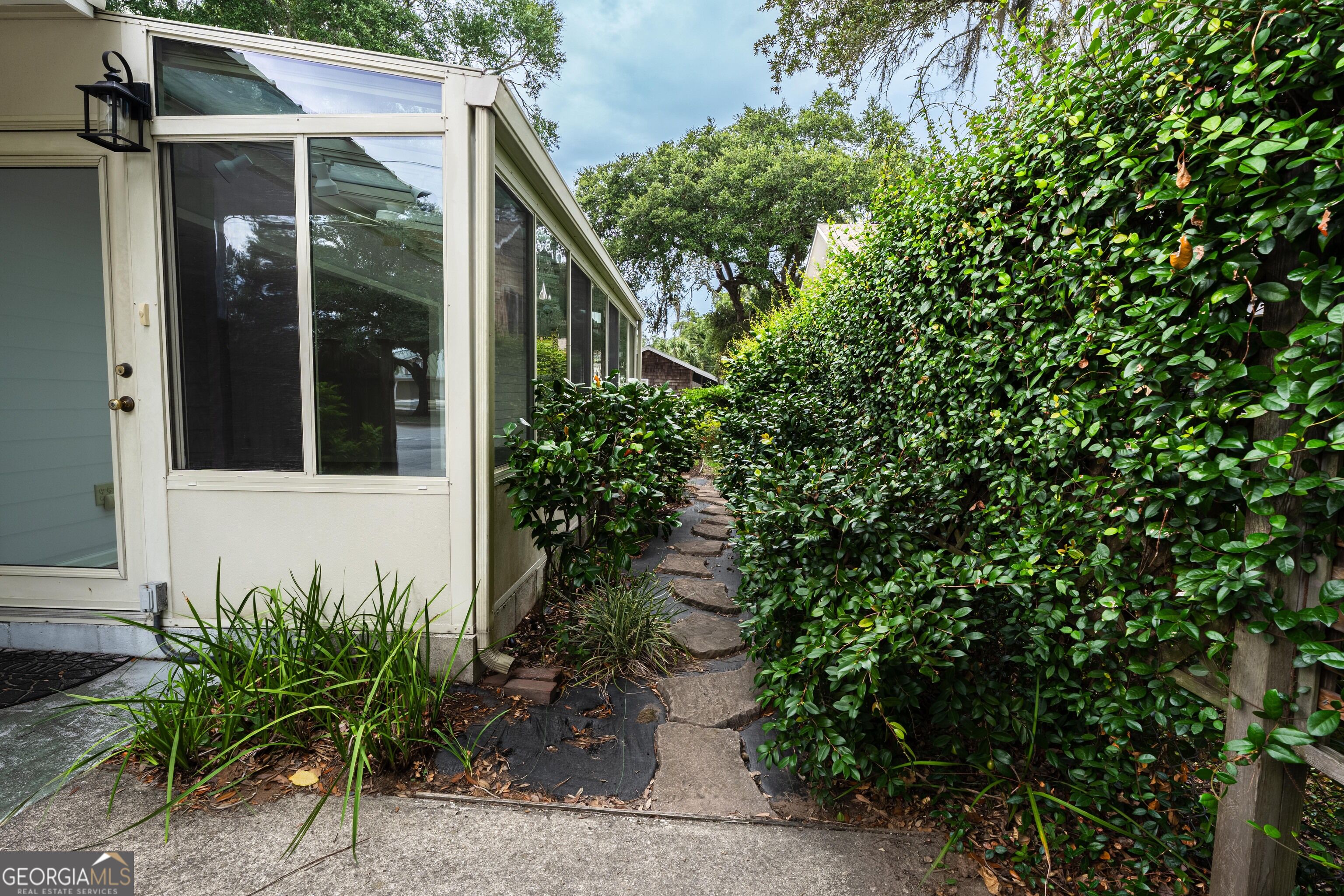 11932 Old Demere Road Property Photo 1