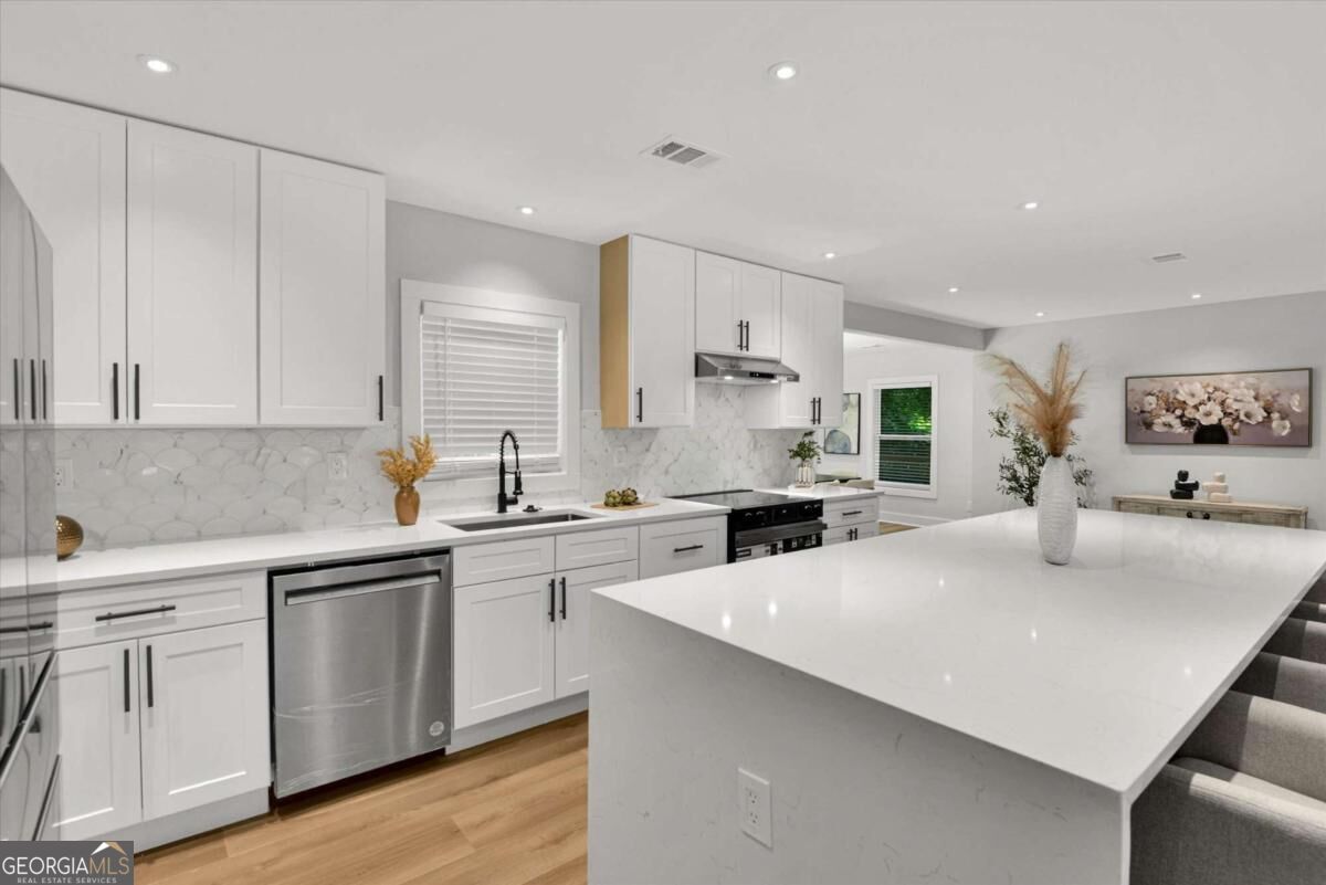 4834 Tilly Mill Road Property Photo 15