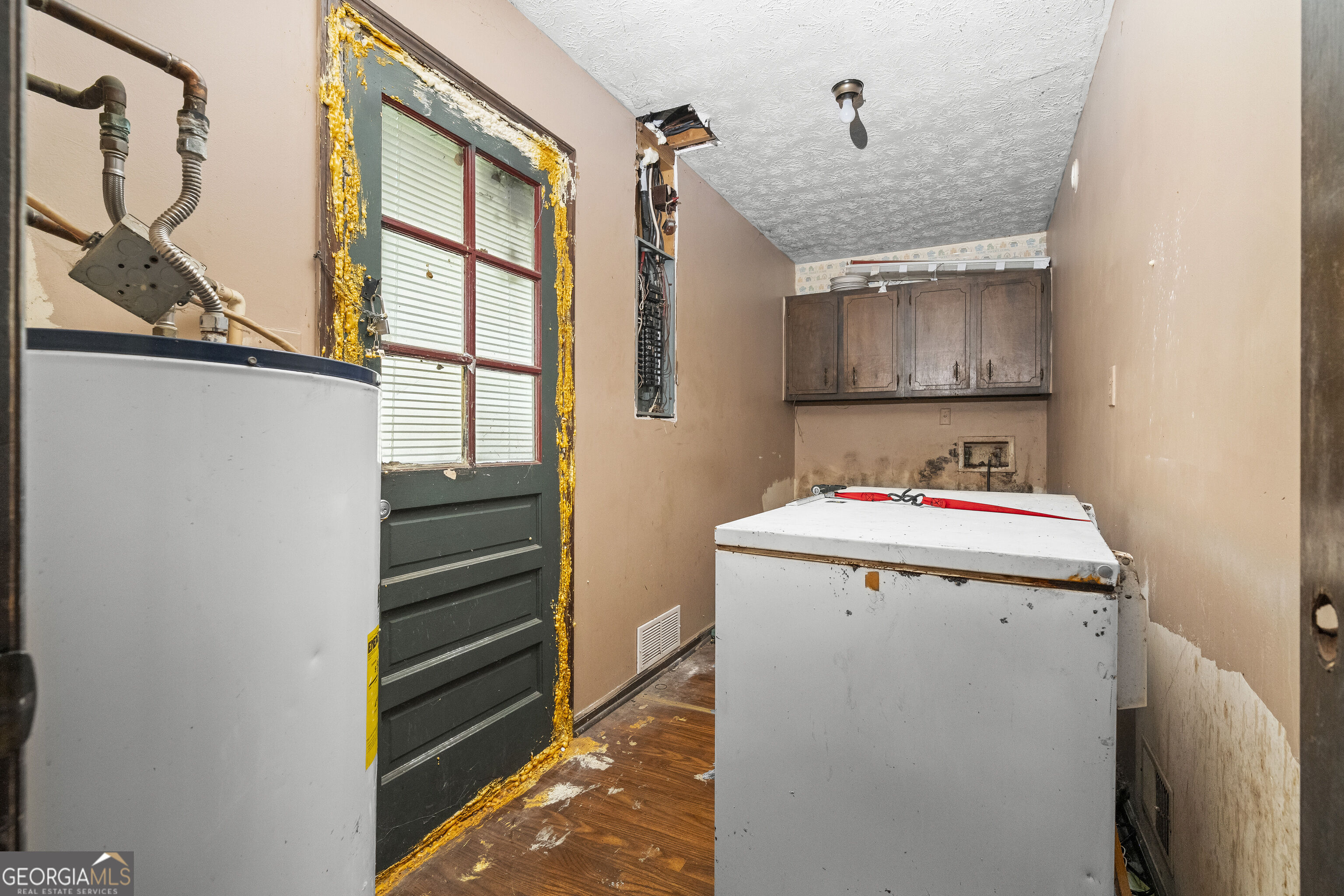1031 Second Street Property Photo 18