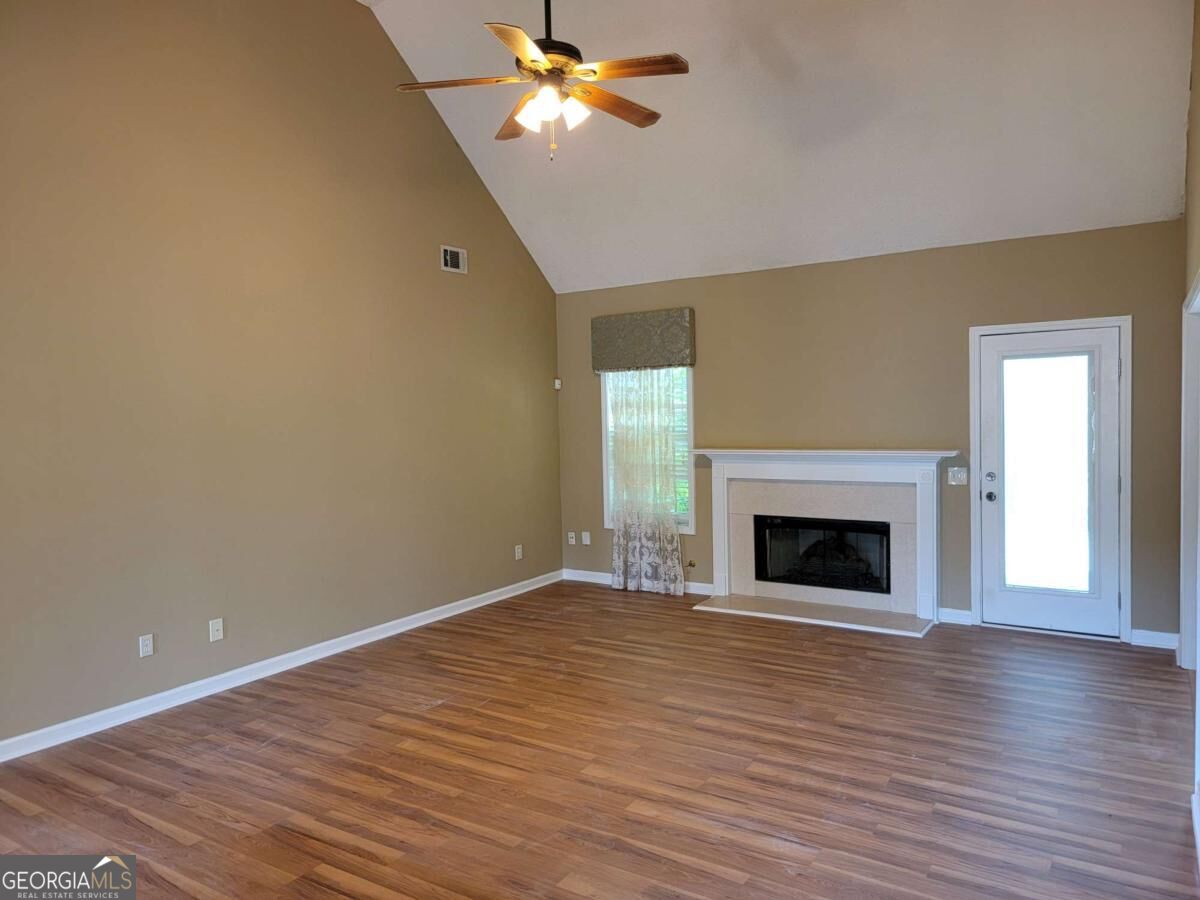 485 Crosshaven Way Property Photo 2