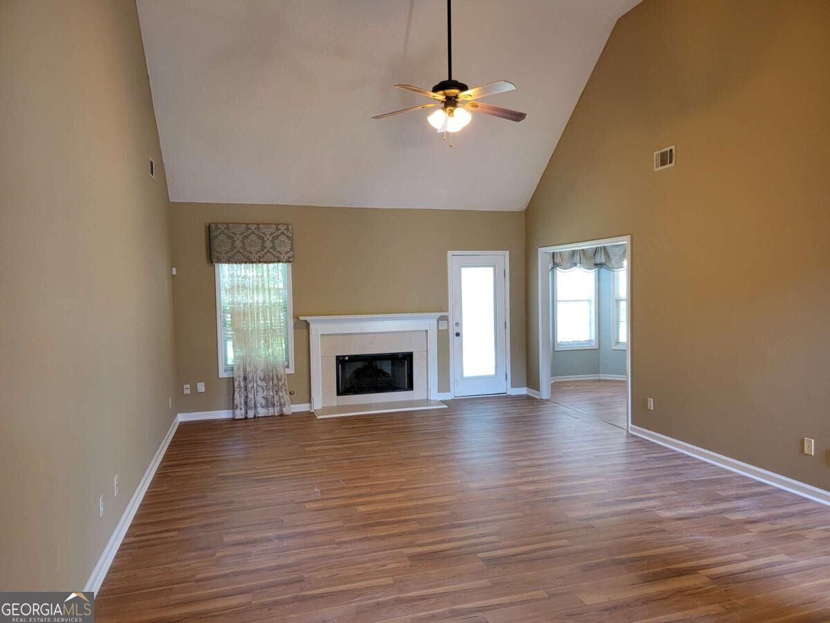 485 Crosshaven Way Property Photo 4
