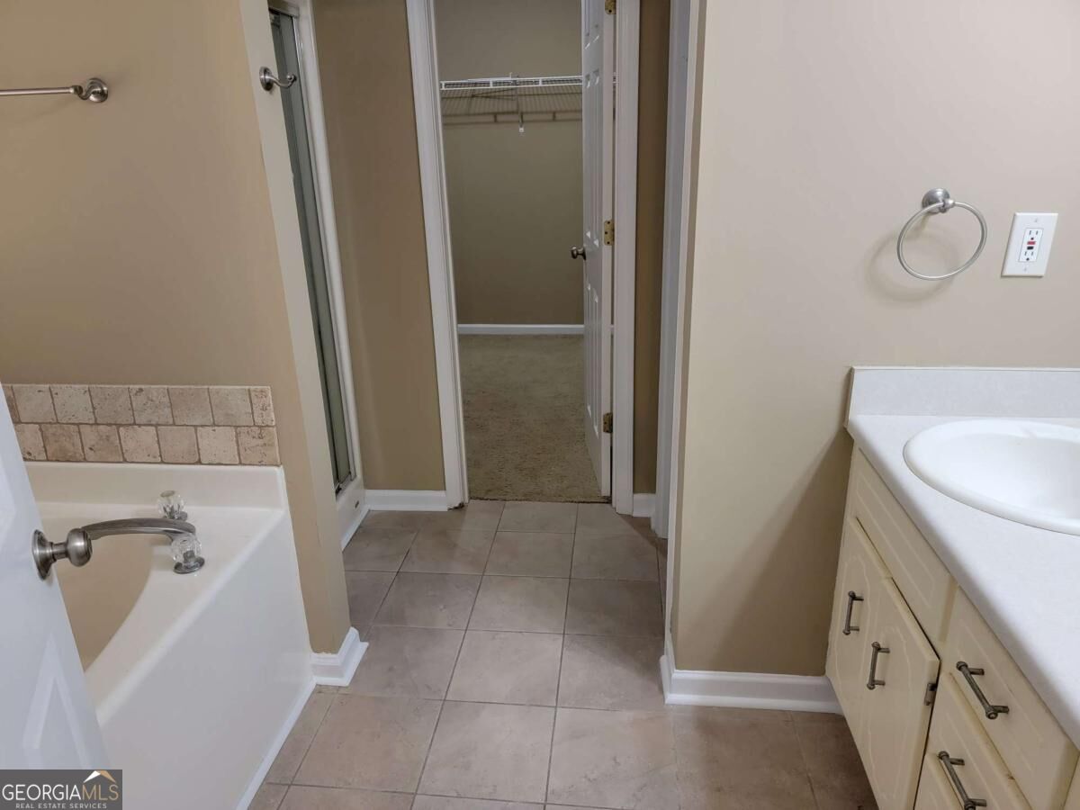 485 Crosshaven Way Property Photo 12