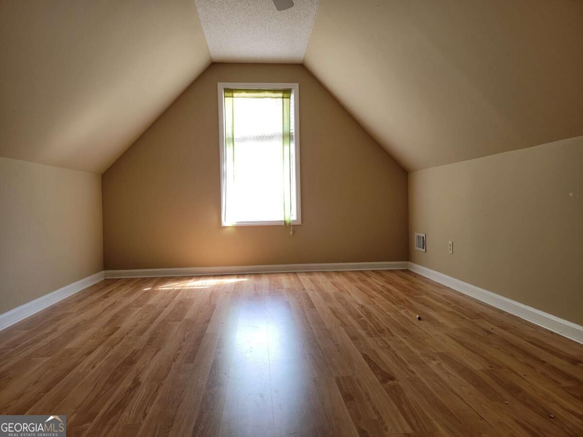 485 Crosshaven Way Property Photo 15