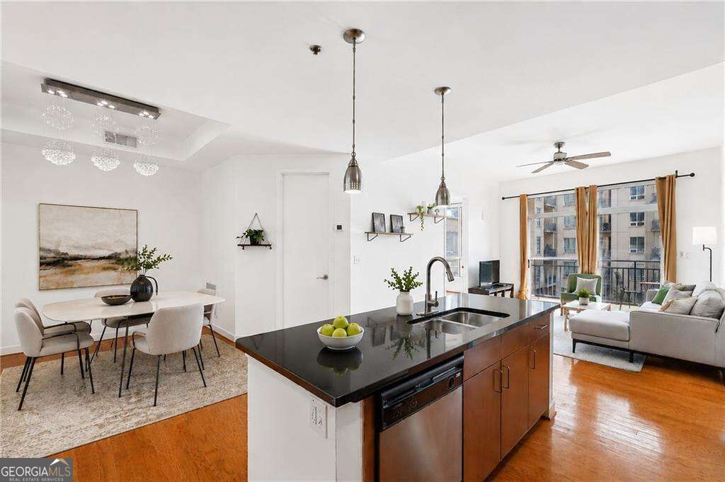 711 Cosmopolitan Drive Ne # 300 Property Photo 1