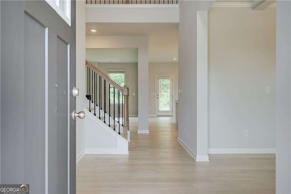 709 Dunlake Way Property Photo 2