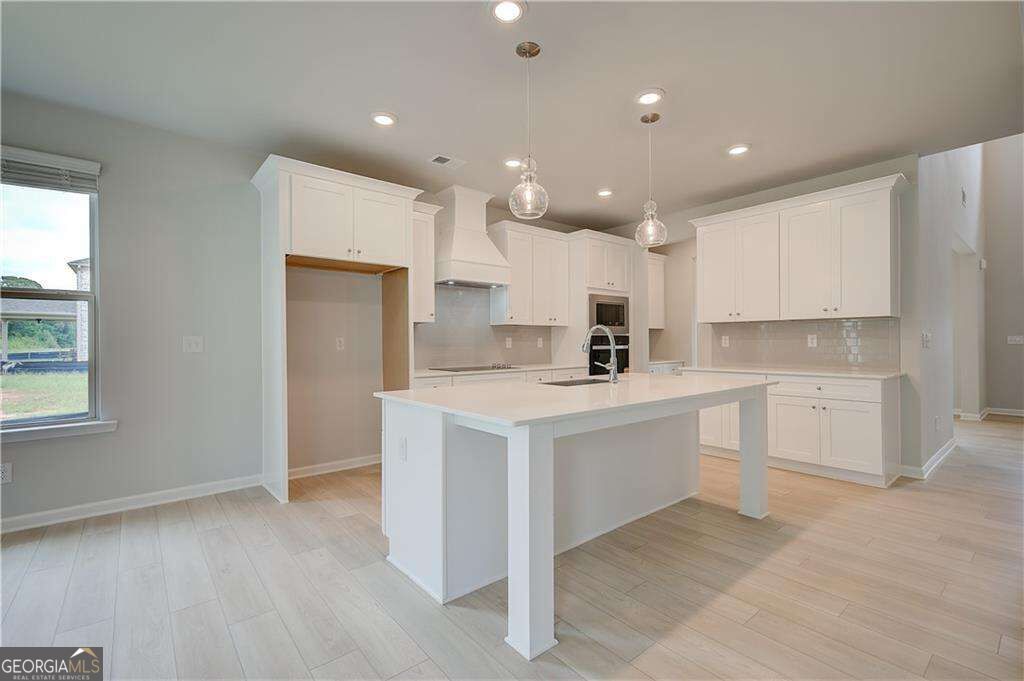 709 Dunlake Way Property Photo 9