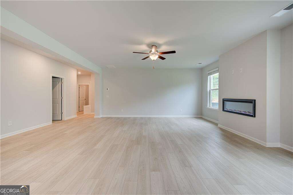 709 Dunlake Way Property Photo 12