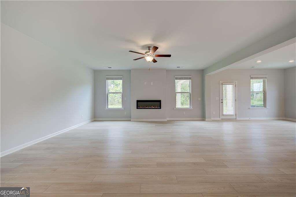 709 Dunlake Way Property Photo 13