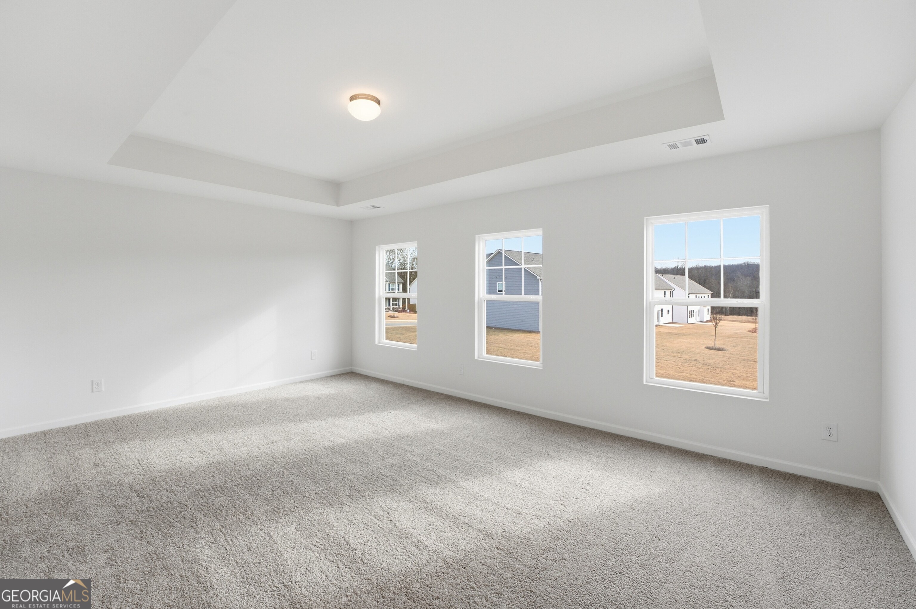 126 Hampton Hollow Drive Property Photo 10