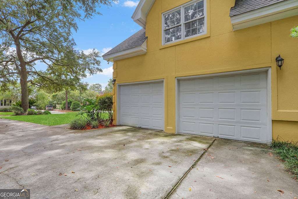 230 Lyman Hall Property Photo 9