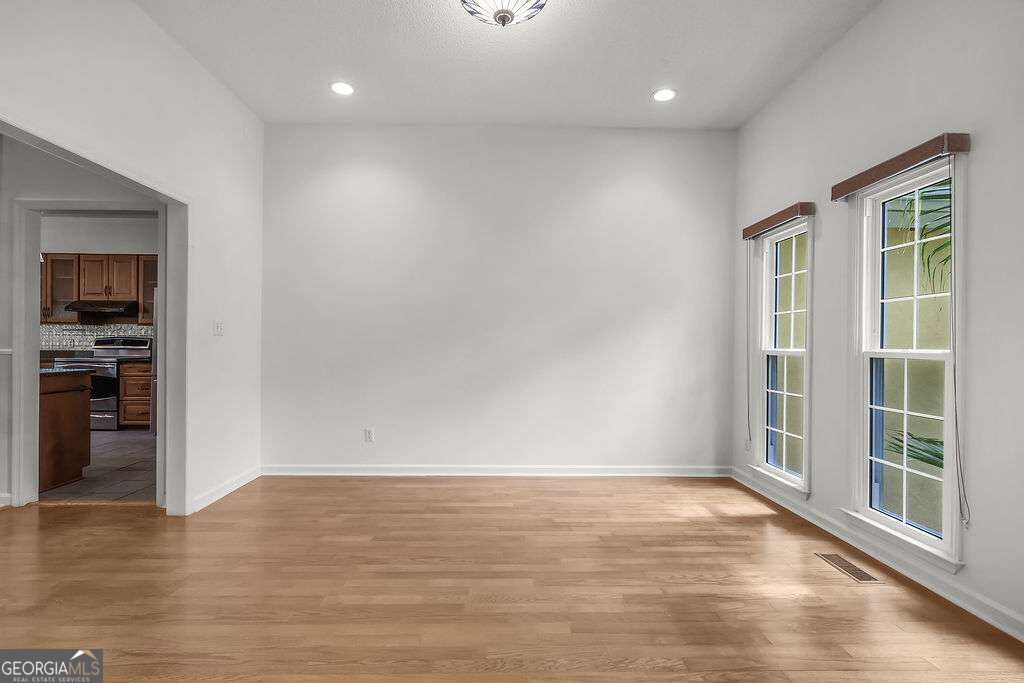 230 Lyman Hall Property Photo 13