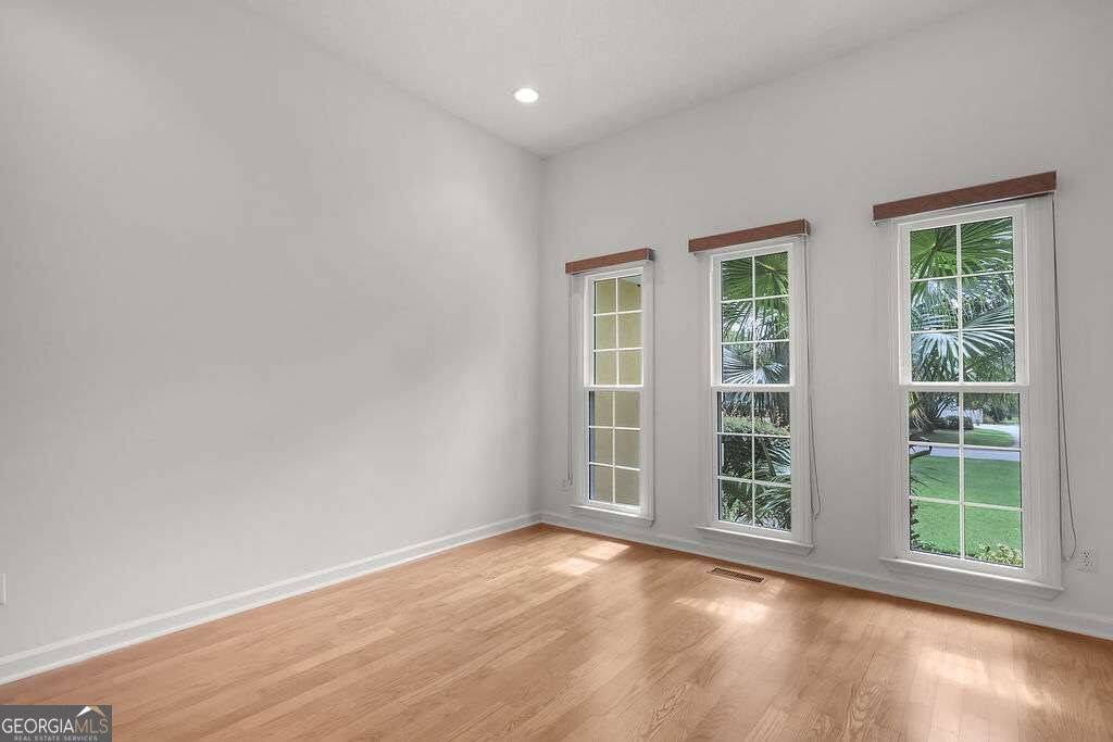 230 Lyman Hall Property Photo 15