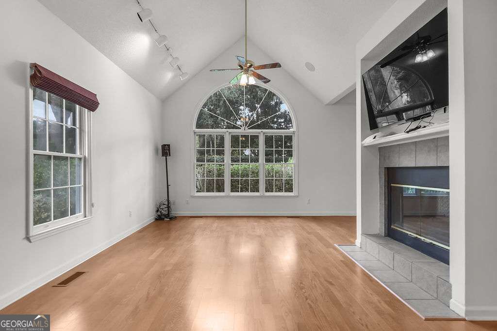 230 Lyman Hall Property Photo 25
