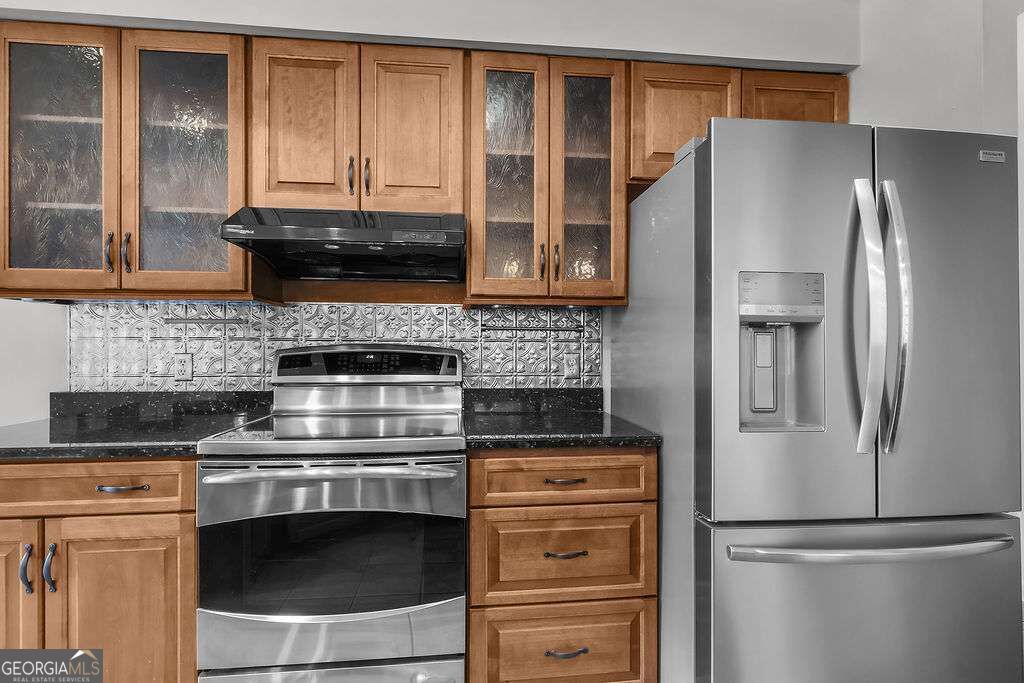 230 Lyman Hall Property Photo 45