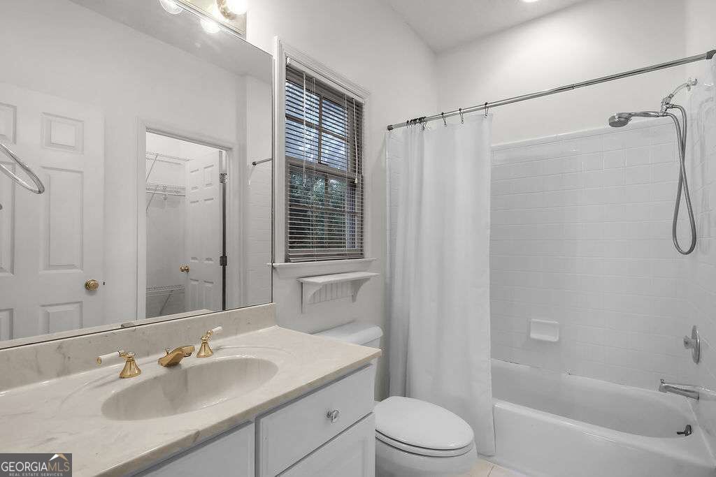 230 Lyman Hall Property Photo 52