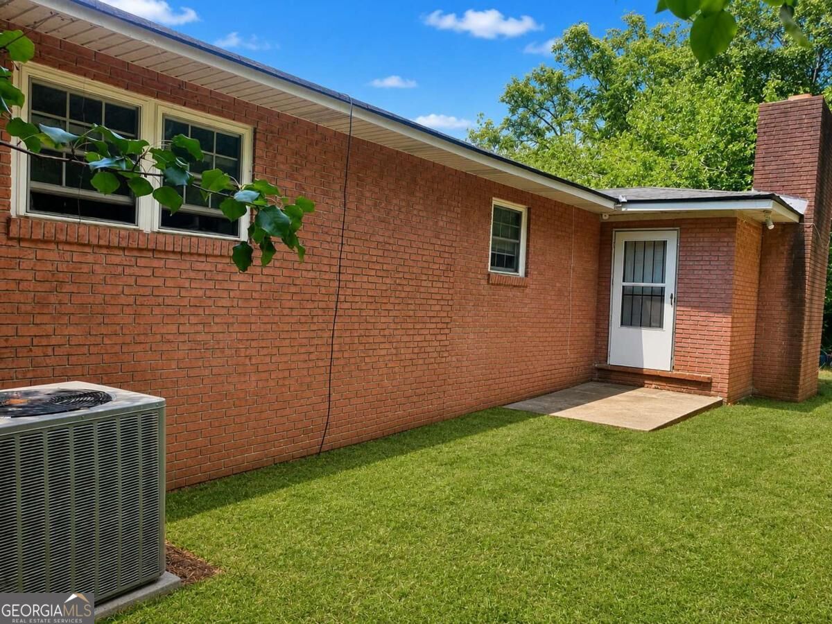 1002 N Carroll Street Property Photo 13