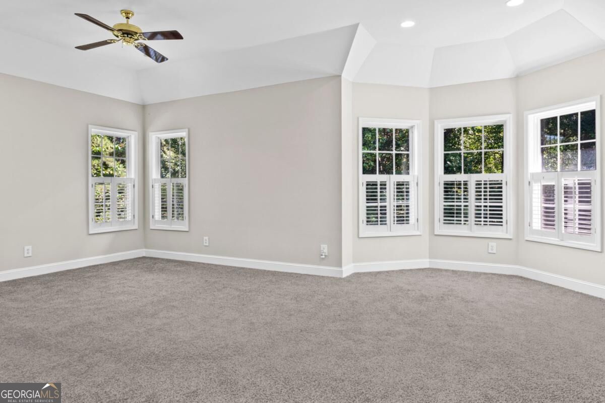 408 Castle Rock Property Photo 24