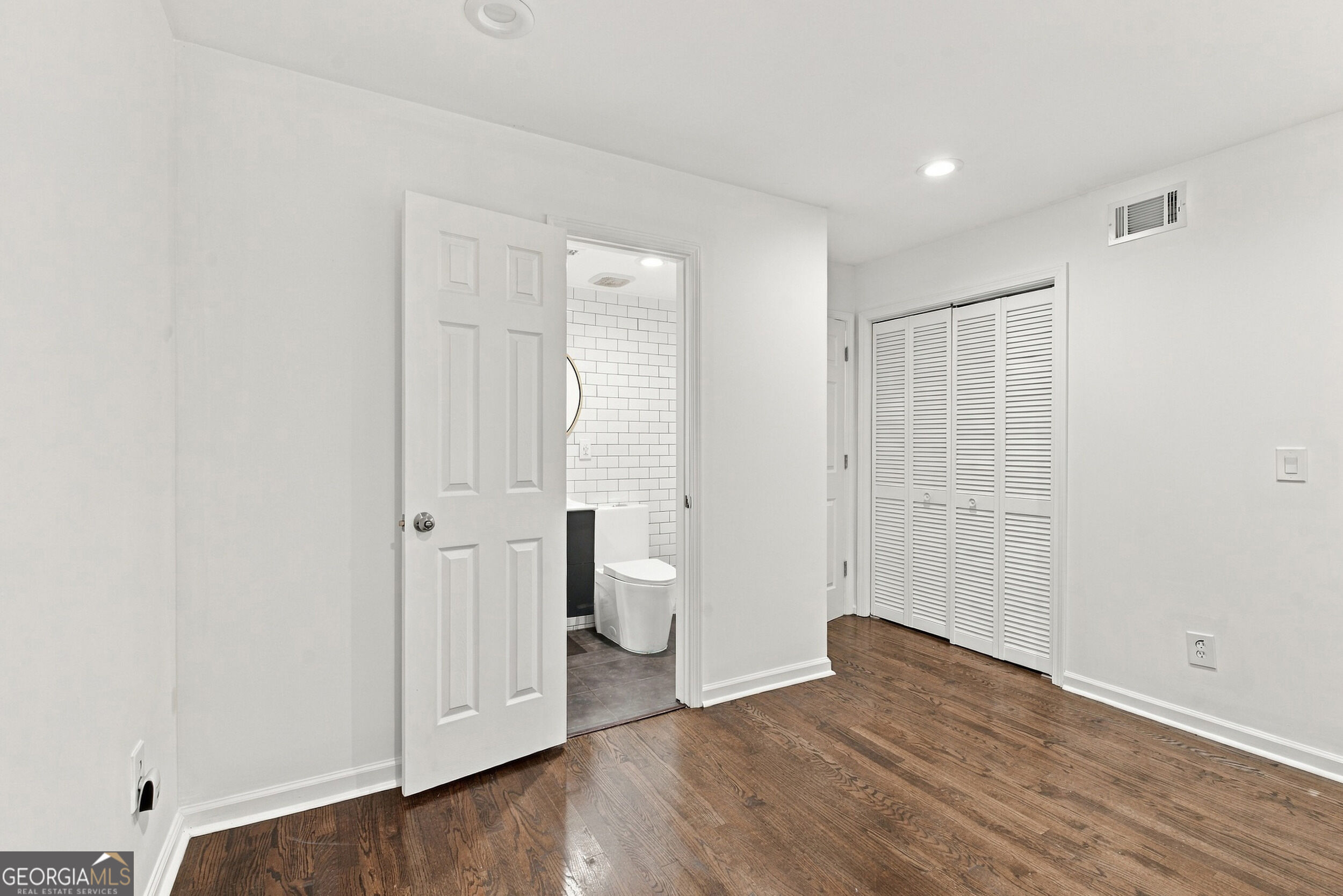 653 Park Village Drive Ne Property Photo 5