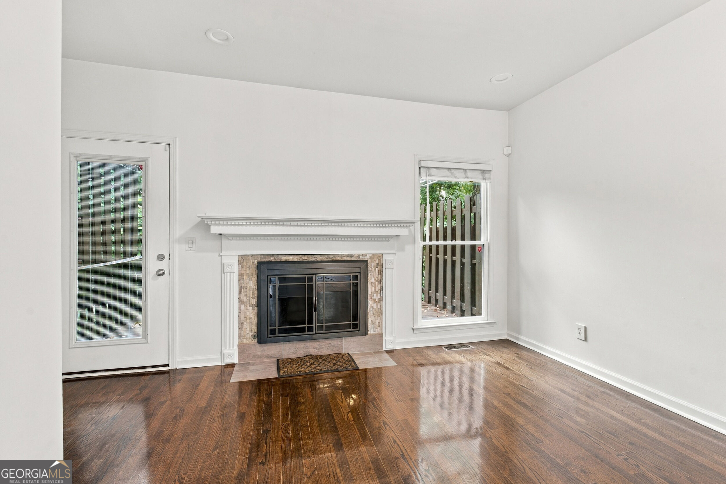 653 Park Village Drive Ne Property Photo 16