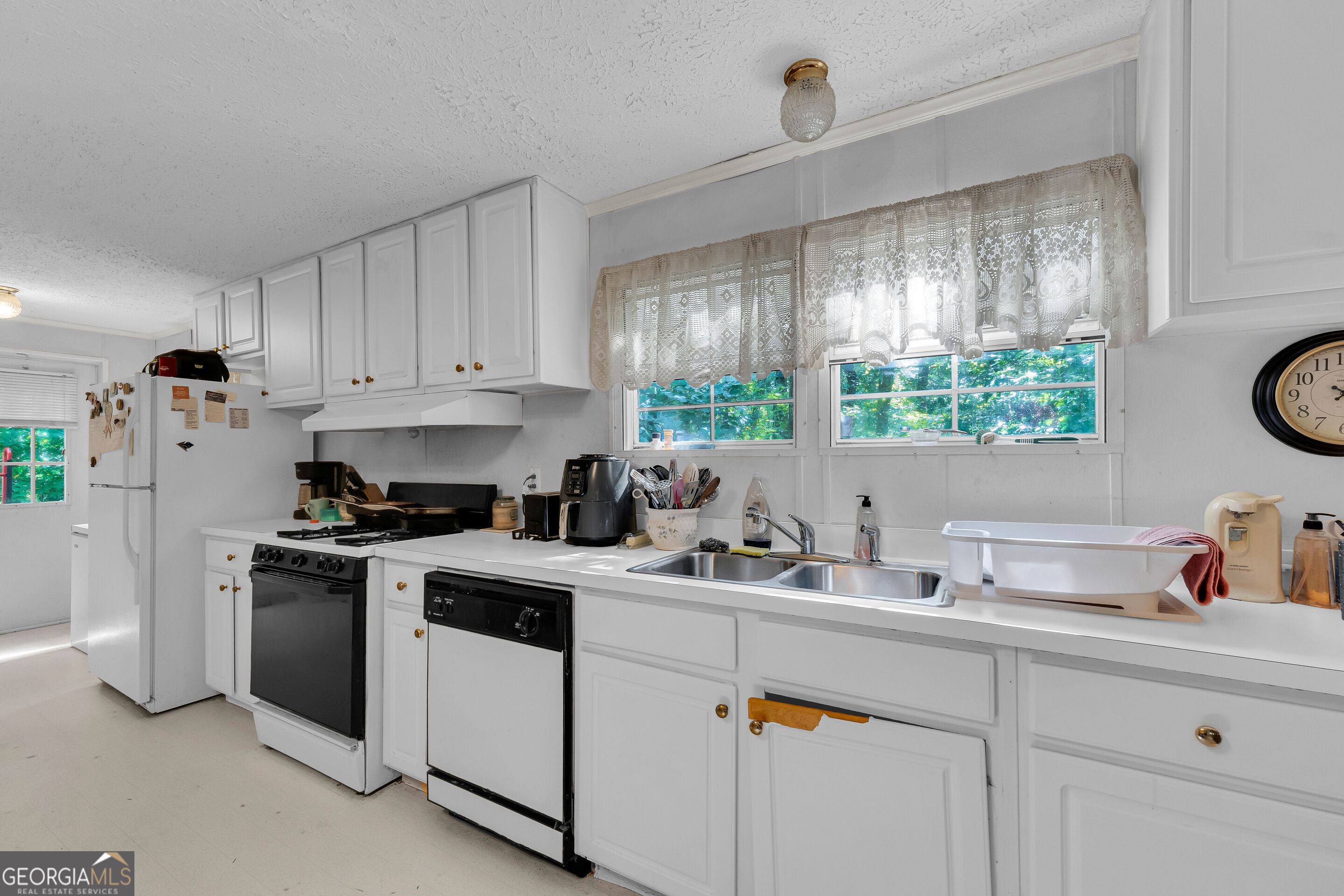 281 Summit Drive Property Photo 17