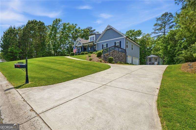423 Spring Lake Hills Property Photo 2