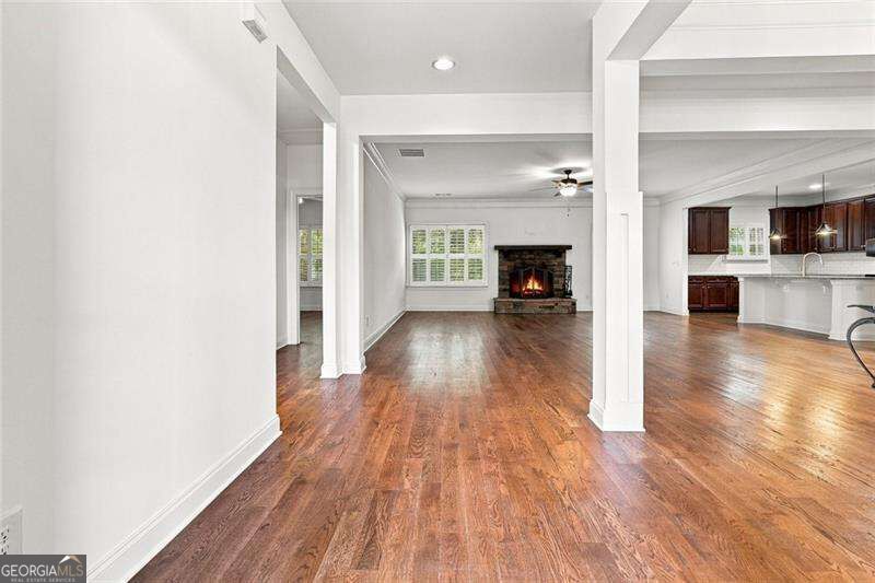423 Spring Lake Hills Property Photo 4