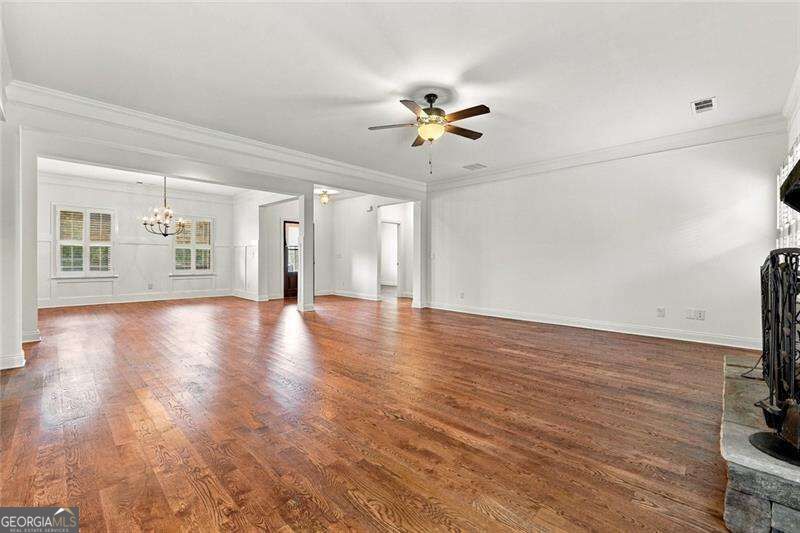 423 Spring Lake Hills Property Photo 8