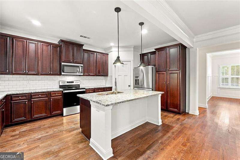 423 Spring Lake Hills Property Photo 10