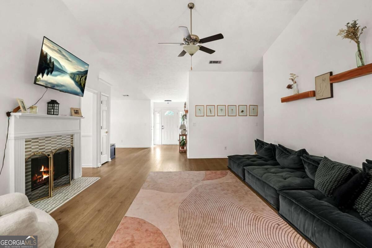 255 Paris Drive Property Photo 8