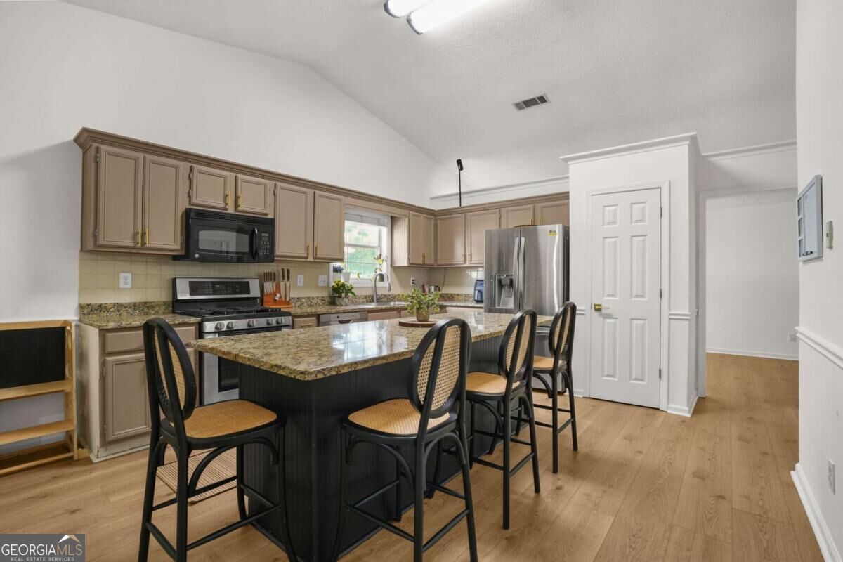 255 Paris Drive Property Photo 12