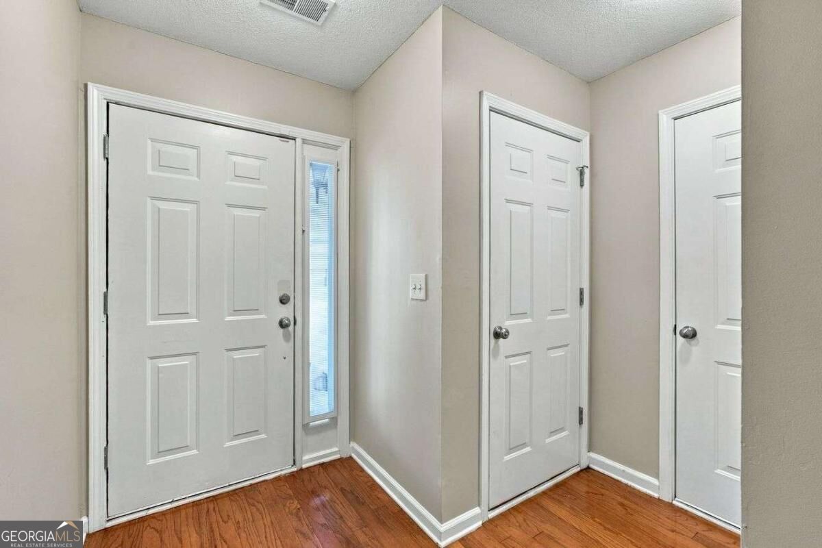 2670 Fort Apachee Trail Property Photo 6