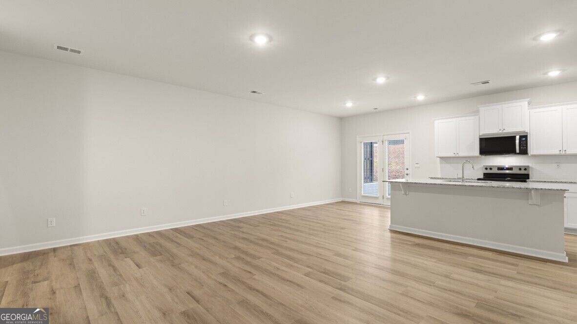 2358 Carlton Parkway Property Photo 4
