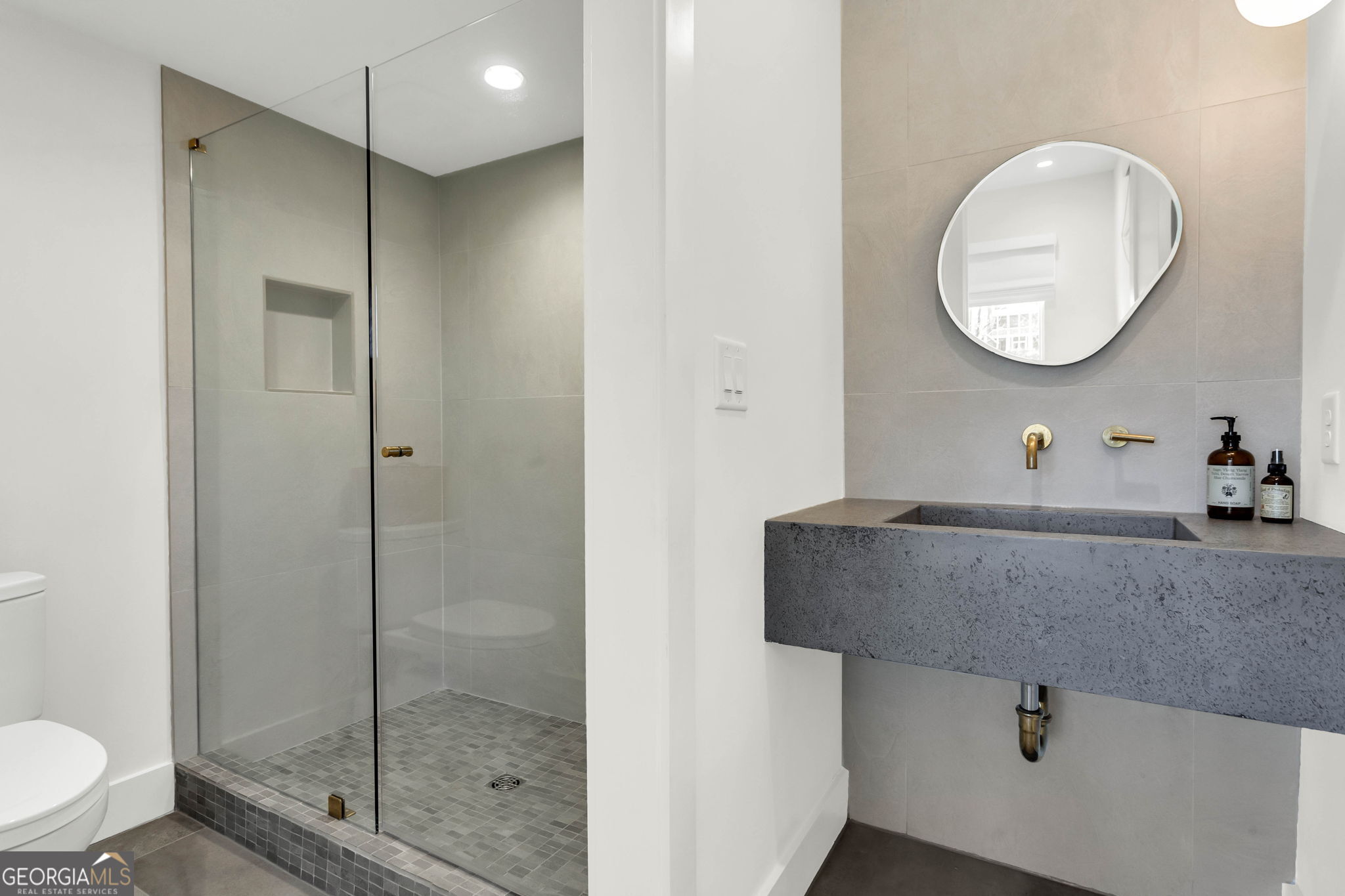 1188 Mado Loop Property Photo 14