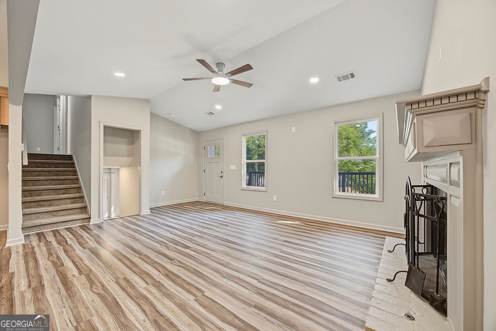 2690 Pine Log Way Property Photo 5