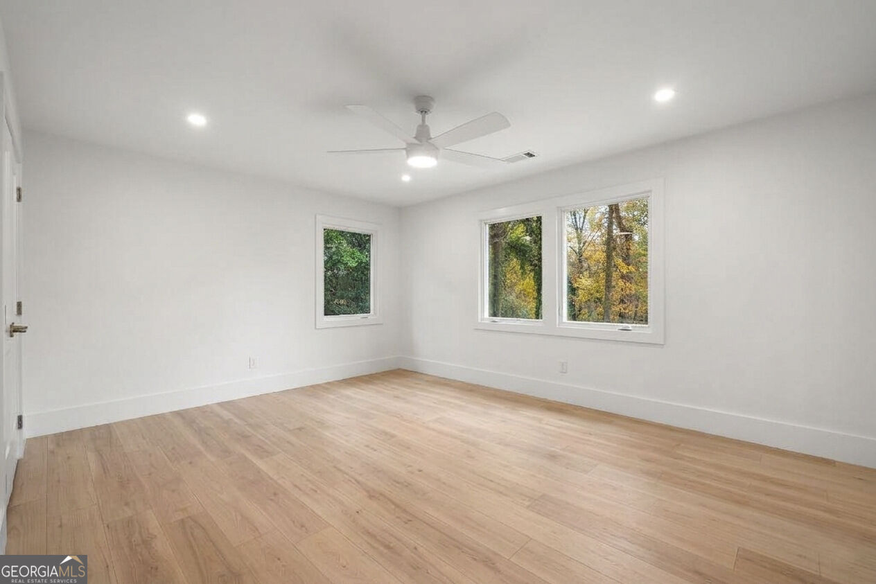 745 Honeysuckle Property Photo 13