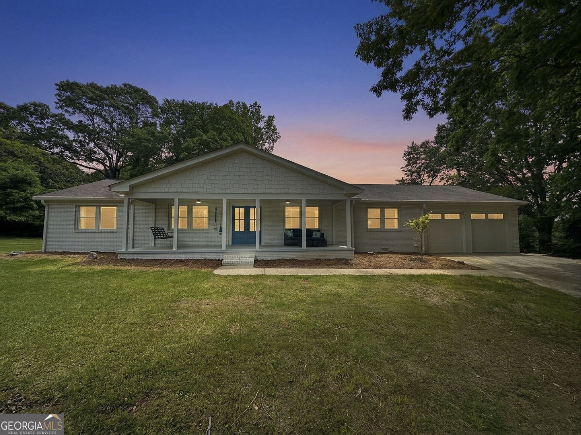 745 Honeysuckle Property Photo 25