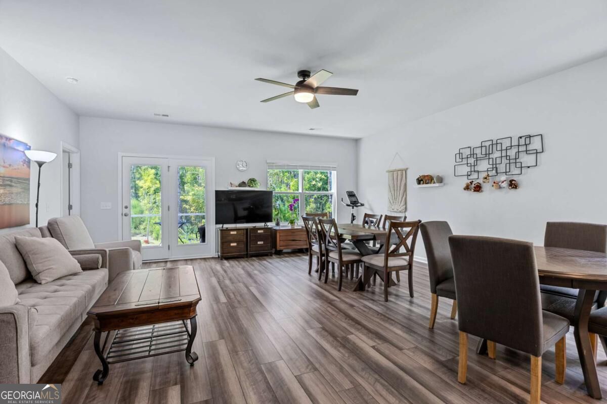 1009 Easthaven Boulevard Property Photo 4