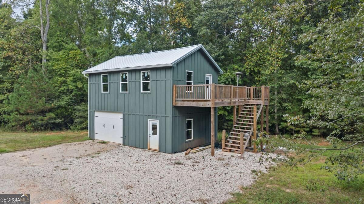 1032 Washington Road Property Photo 4