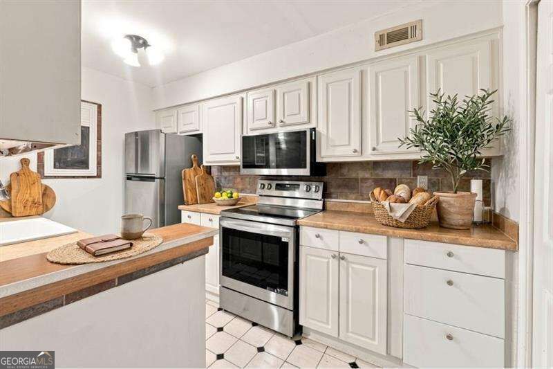 175 Barone Place Nw Property Photo 5