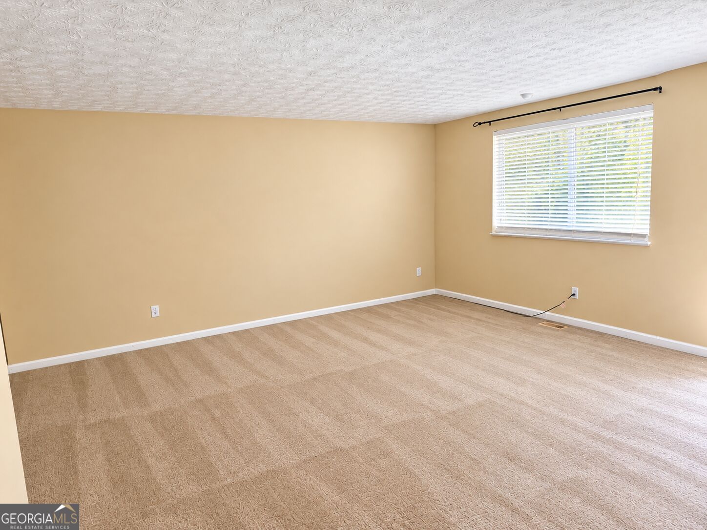 5104 Rock Glen Drive Property Photo 4