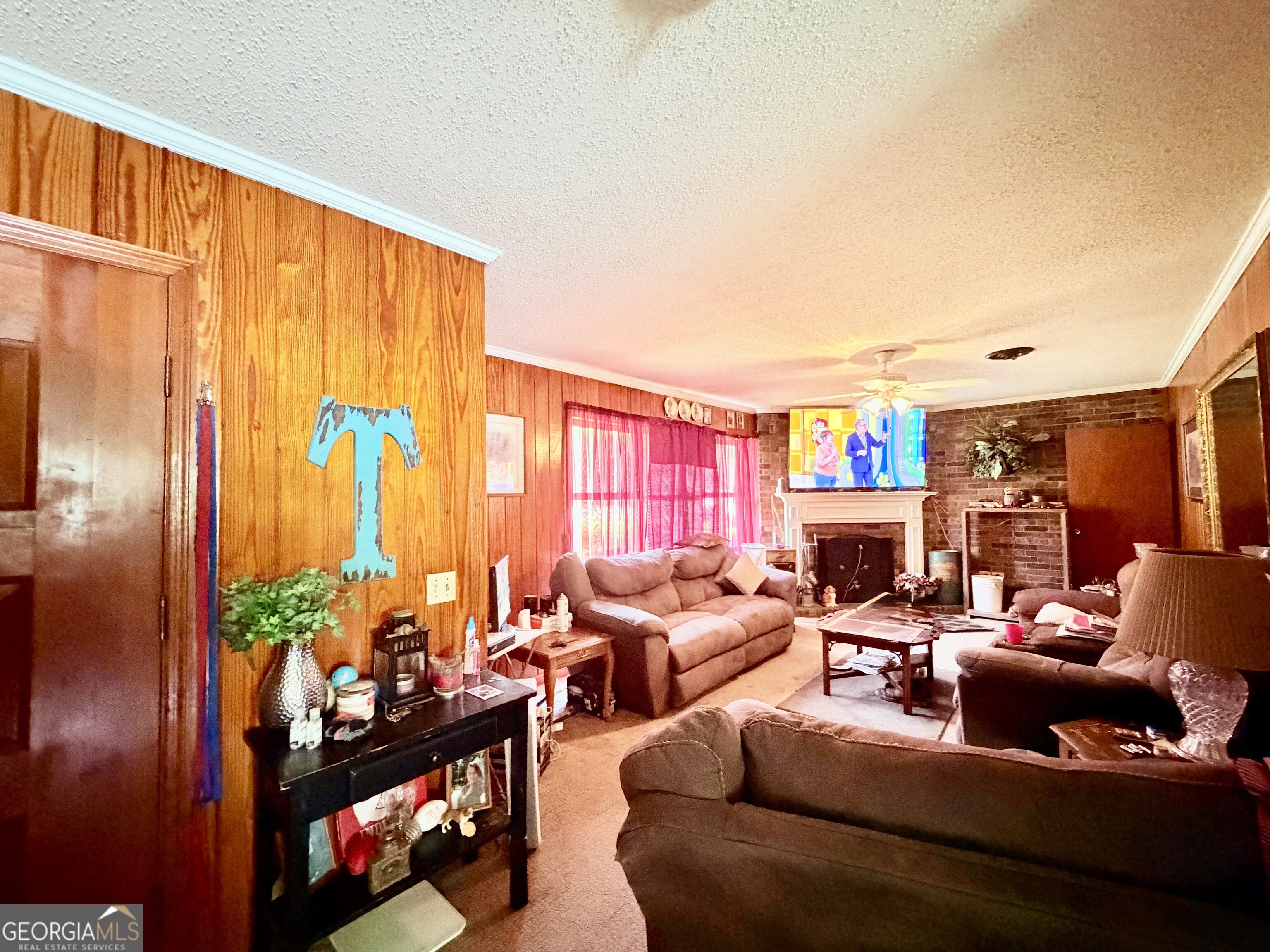218 Railroad Street Property Photo 4