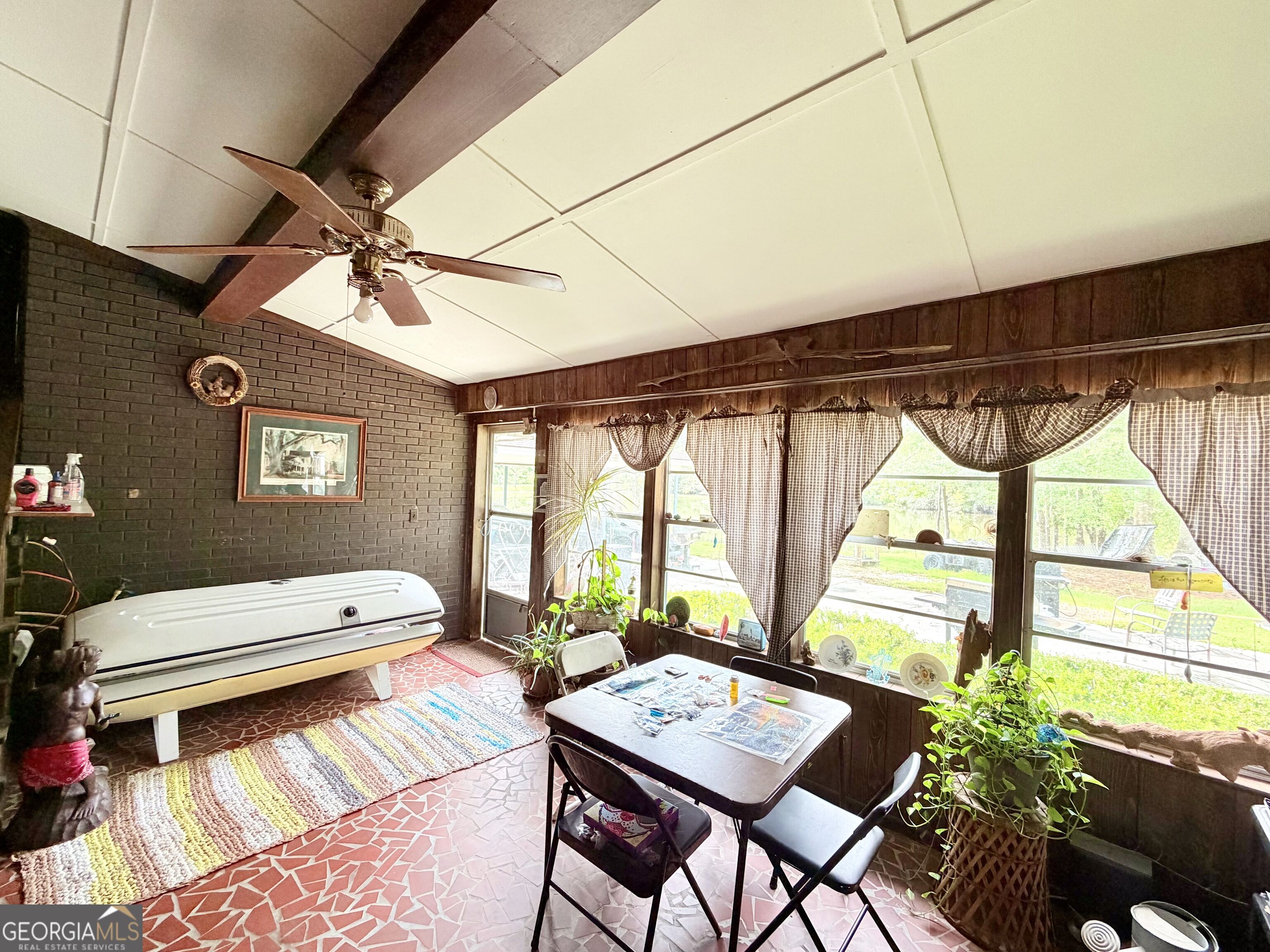218 Railroad Street Property Photo 10