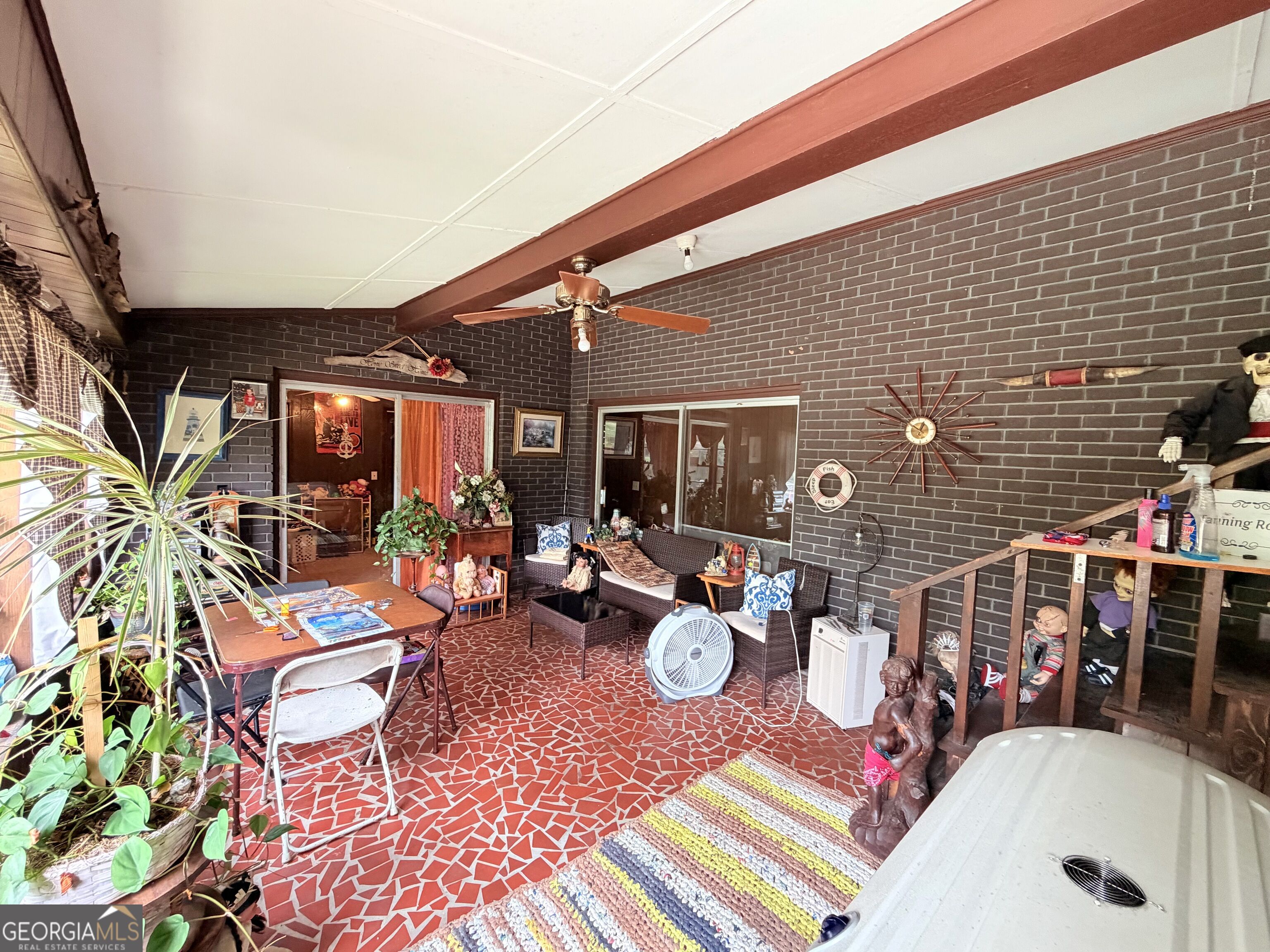 218 Railroad Street Property Photo 11